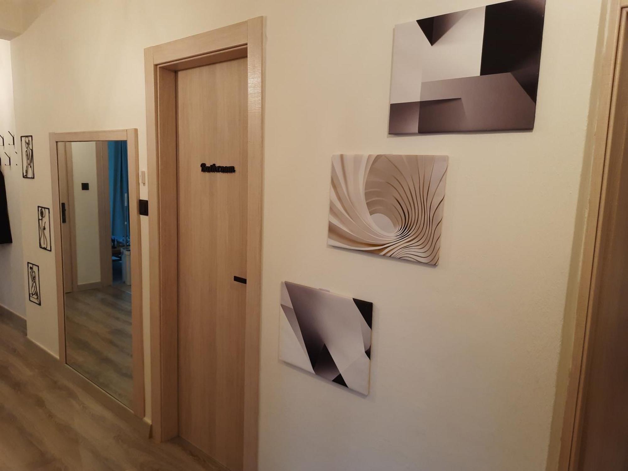 Akis Place