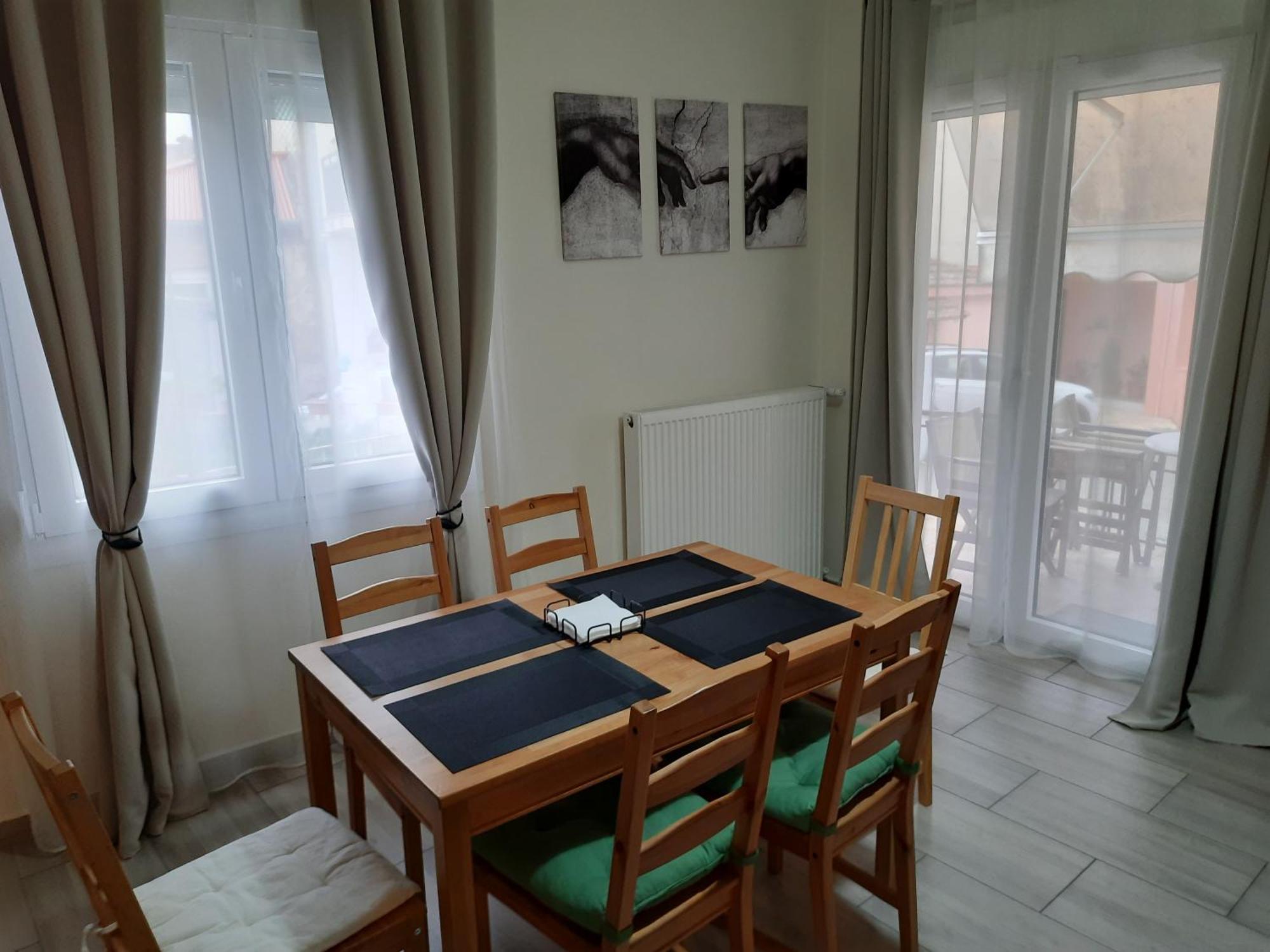 Akis Place Apartment *